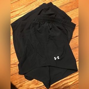 Under armour sport shorts size L.